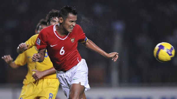 Charis Yulianto saat menjabat kapten Timnas Indonesia. (AFP/BAY ISMOYO)