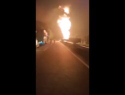 Truk Pengangkut Metanol Meledak, Sopir Selamat dari Tragedi Malam