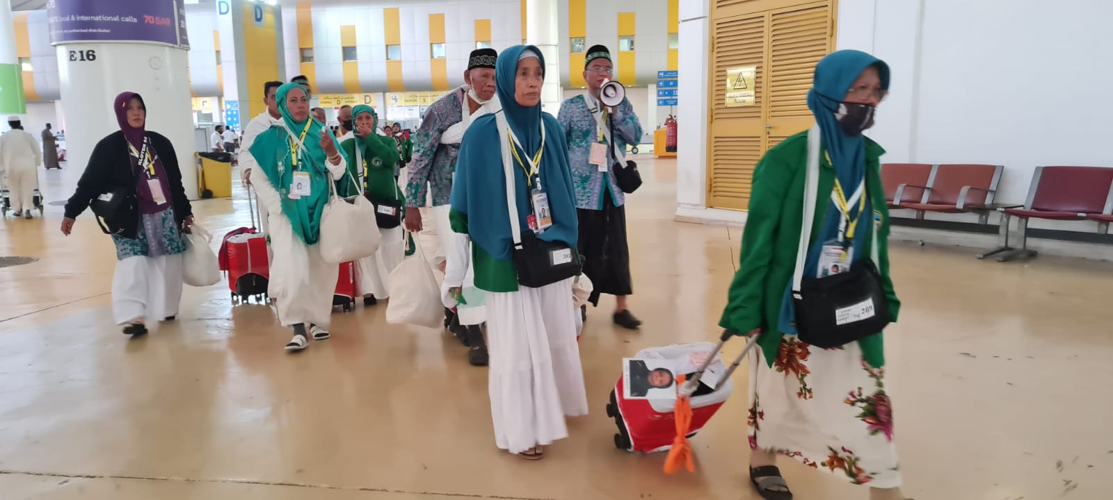 Berapa gaji petugas haji 2024?