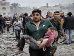 Israel Terus Serang Jalur Gaza, 290 Petugas Medis Gugur, Ambulans Hancur, dan Pusat Layanan Kesehatan Jadi Sasaran