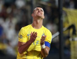 Cristiano Ronaldo Menolak Dicadangkan Meski Terluka, Momen Haru di Pertandingan Al Nassr vs. Al Riyadh