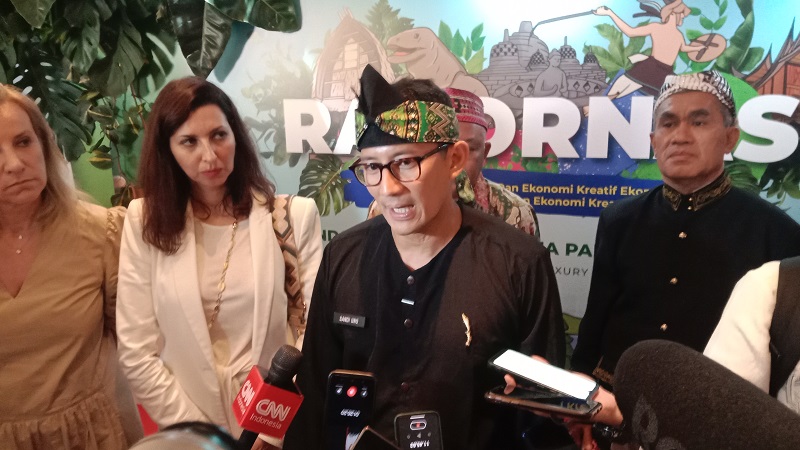 Sandiaga Uno Ramaikan Penerbangan Bandara Kertajati.