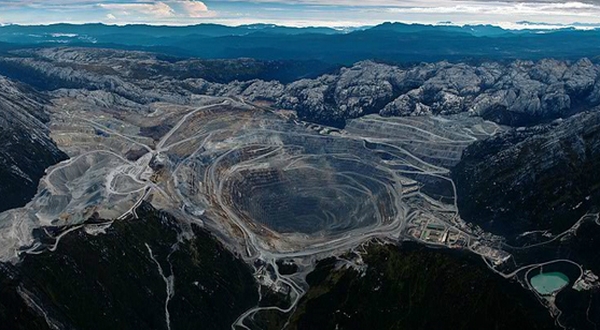 Freeport berpotensi denda karena telat bangun smelter.