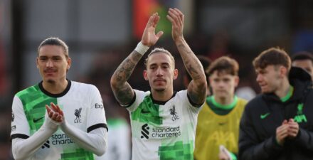 Liverpool dinilai lebih layak main di Liga Champions 2023-2024 ketimbang Manchester United.