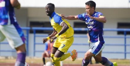 Dedi Kusnandar (11) kembali berlaga untuk Persib Bandung usai akumulasi kartu