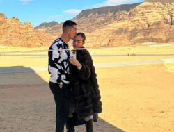 Cristiano Ronaldo dan Georgina Rodriguez Mesra di Kota Berhantu Al Ula