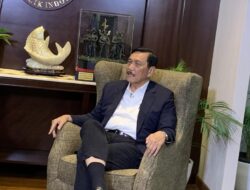 Luhut Binsar Pandjaitan Kembali Bertugas Setelah Pulang dari Singapura