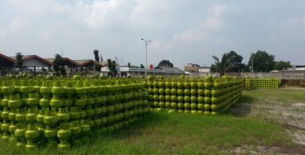 Beli elpiji 3 kg harus daftar dulu.