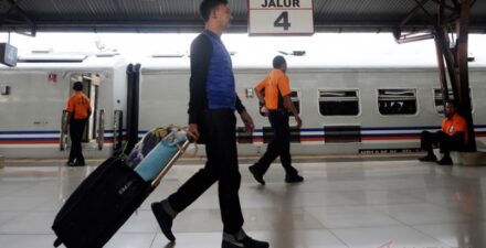 Tiket kereta api periode musim libur Nataru masih tersedia