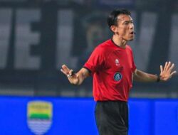 Thomas Doll Kagum pada Wasit Jepang: Kunci Wibawa dan Komunikasi Efektif di Liga 1 2023-2024