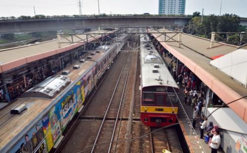 Kemenhub buka suara soal KRL ke Karawang.