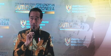 Jokowi yakin ekonomi tumbuh 5% tahun depan.