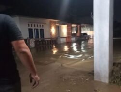 Krisis Banjir Sumatera Barat: Sungai Batang Panapa Meluap, Jalan Utama Terputus