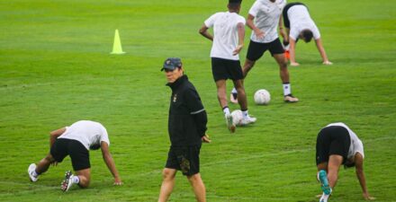 Media Korea Selatan memberi tips agar Shin Tae-yong dan Timnas Indonesia lolos 16 besar Piala Asia 2023.