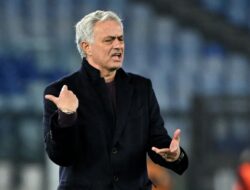 Jose Mourinho Kukuhkan Komitmen Bertahan di AS Roma