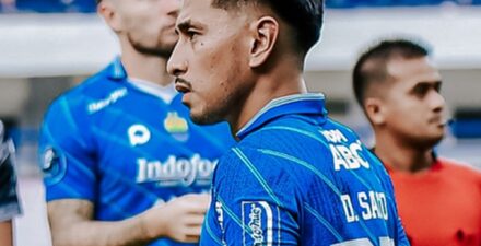 Momen Persahabatan Dalam Rivalitas, Daisuke Sato dan Rachmat Irianto di Piala Dunia 2026