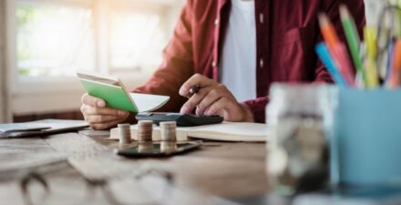 Daftar kategori barang paling laris di e-commerce 2023.