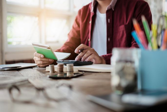 Daftar kategori barang paling laris di e-commerce 2023.