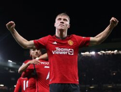 Rasmus Hojlund Jadi Pahlawan, Manchester United Comeback Dramatis Atas Aston Villa