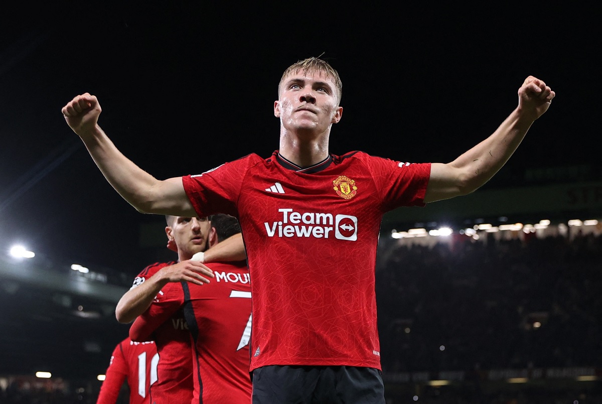 Rasmus Hojlund kala membela Manchester United.