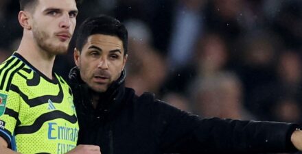 Mikel Arteta kala mendampi Arsenal berlaga.