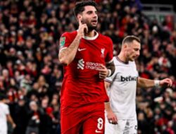 Kemenangan Telak Liverpool, West Ham Terhenti di Perempat Final
