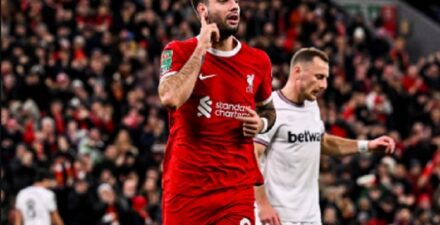 Kemenangan Telak Liverpool, West Ham Terhenti di Perempat Final