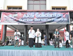 Gubernur Mahyeldi Bersama Puluhan Ribuan Warga Sumbar Gelar Longmarch untuk Mempertegas Dukungan pada Palestina