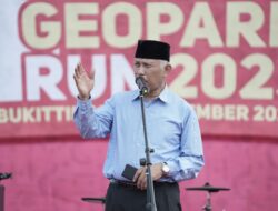 Gubernur Mahyeldi Melepas 1.700 Peserta Iven Olahraga Minang Geopark Run 2023
