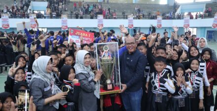 Festival Marching Band Ditutup, Ketua DPRD Sumbar; Perlu Ciptakan Ruang Kreatif Generasi Muda