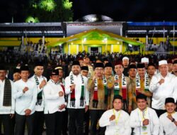 Meski Hujan dan Becek, Masyarakat Padati GOR Rimbo Tangah Temui UAS