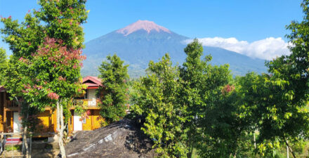 Waspadalah, Gunung Kerinci Juga Berstatus Waspada