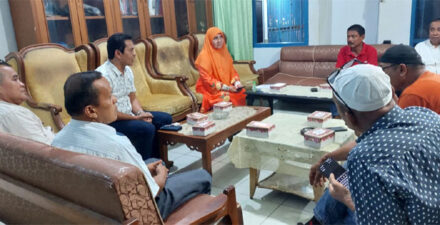 Anggota DPR RI, Nevi Zuairina saat bersilaturrahim dengan pengurus PWI Sumbar, Kamis 14 Desember 2023 malam.