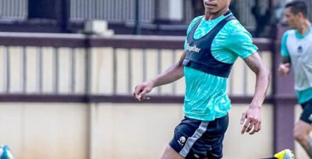Osvaldo Haay kala membela Bhayangkara FC.