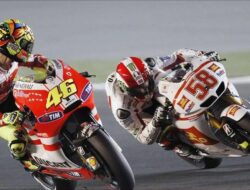Drama Tragis di MotoGP Malaysia 2011, Usaha Valentino Rossi Menghindari Marco Simoncelli