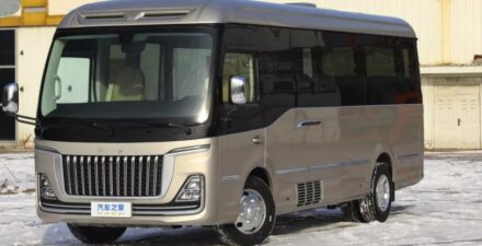 Tampilan luar bus mewah China produksi produsen mobil Kepresidenan China.