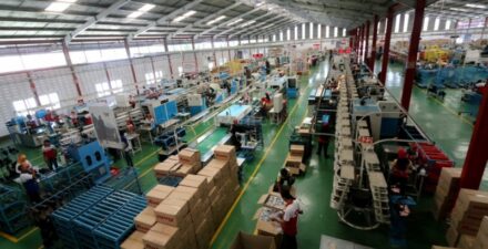 Segini Gaji Buruh Pabrik di Indonesia dan Jepang.