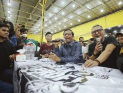 Mahfud MD Soroti Kolapsnya BUMN Infrastruktur di Era Jokowi