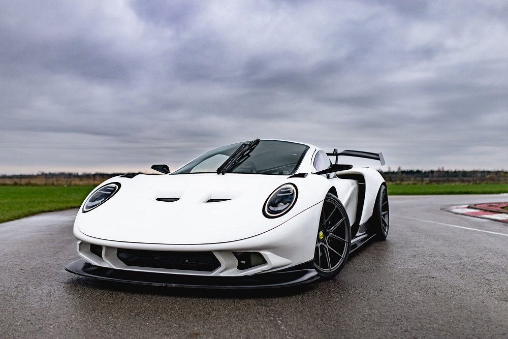 Beli mobil sport rakit sendiri, harganya cuma setara Fortuner.