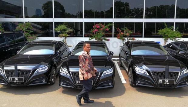 Daftar pelat nomor menteri dan pejabat di Indonesia.