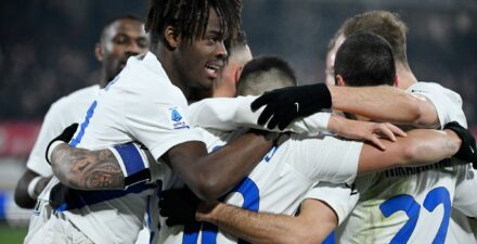 Inter Milan menang telak 5-1 atas AC Monza.