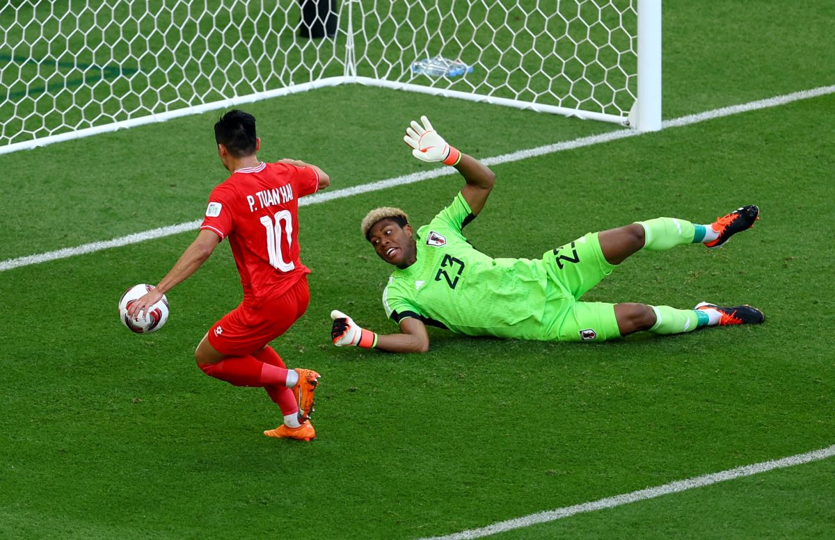 Timnas Jepan unggul 3-2 atas Jepang di babak pertama.