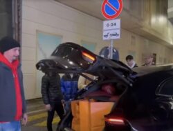 Kontroversi Zlatan Ibrahimovic, Ferrari Purosangue Diparkir Sembarangan di Milan