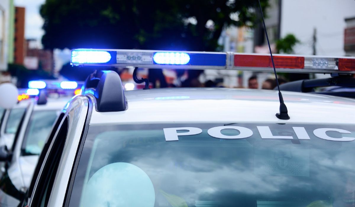 Redam silau, seberapa pengaruh penggunaan kaca film pada rotator mobil dinas polisi?.