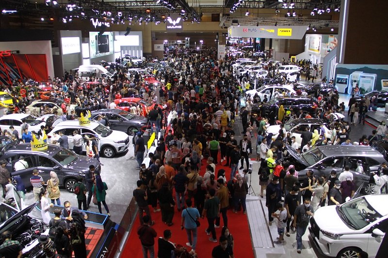 IIMS 2024 diramaikan 40 merek, transaksi ditargetkan Rp5,3 triliun.