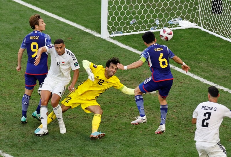 Timnas Jepang takluk 1-2 dari Timnas Irak meski Wataru Endo mencetak gol.