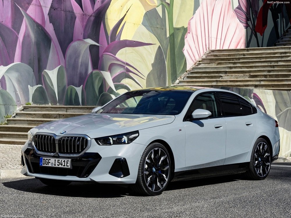 Intip spesifikasi 2 mobil listrik BMW yang bakal masuk ke Indonesia.