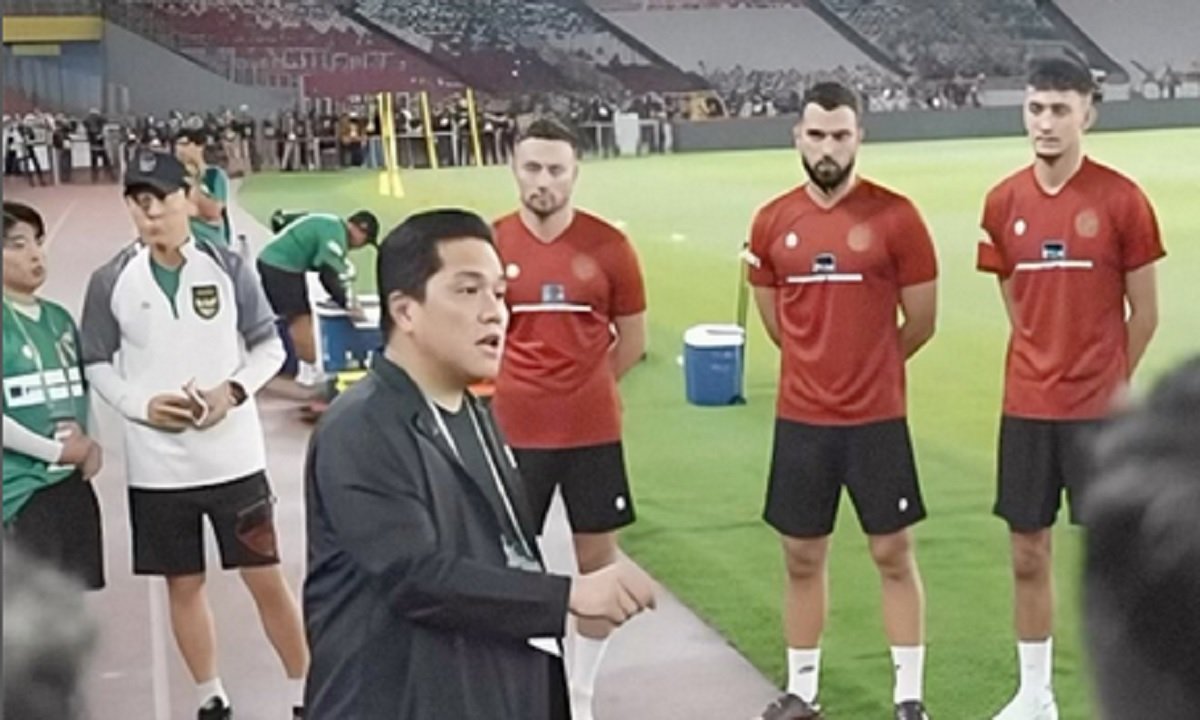 Erick Thohir bersama para pemain Timnas Indonesia.