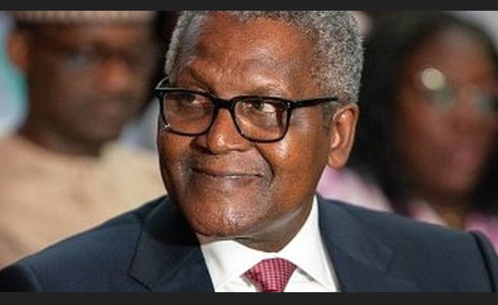 Aliko Dangote jadi orang terkaya di Afrika .