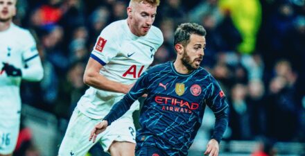 Duel Ketat Tottenham vs Manchester City, Man City Menang Tipis 1-0